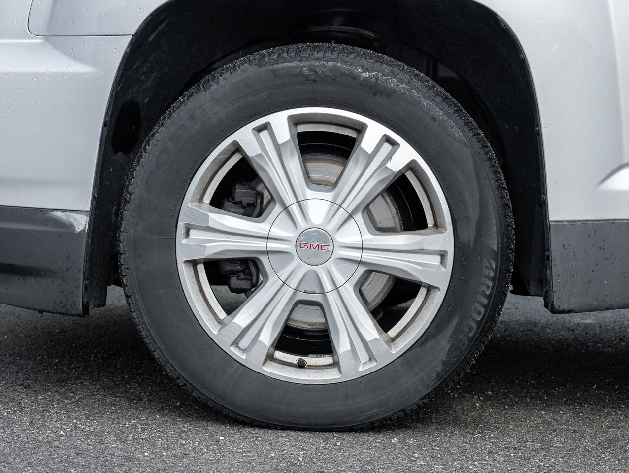 2017 GMC Terrain FWD   CLEAN CARFAX   CERTIFIED Photo