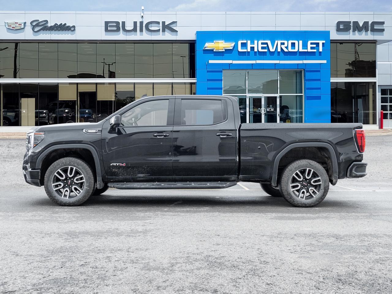 2023 GMC Sierra 1500 DIESEL   PREFERRED PKG   ROOF   WELL MAINTAINED Photo2