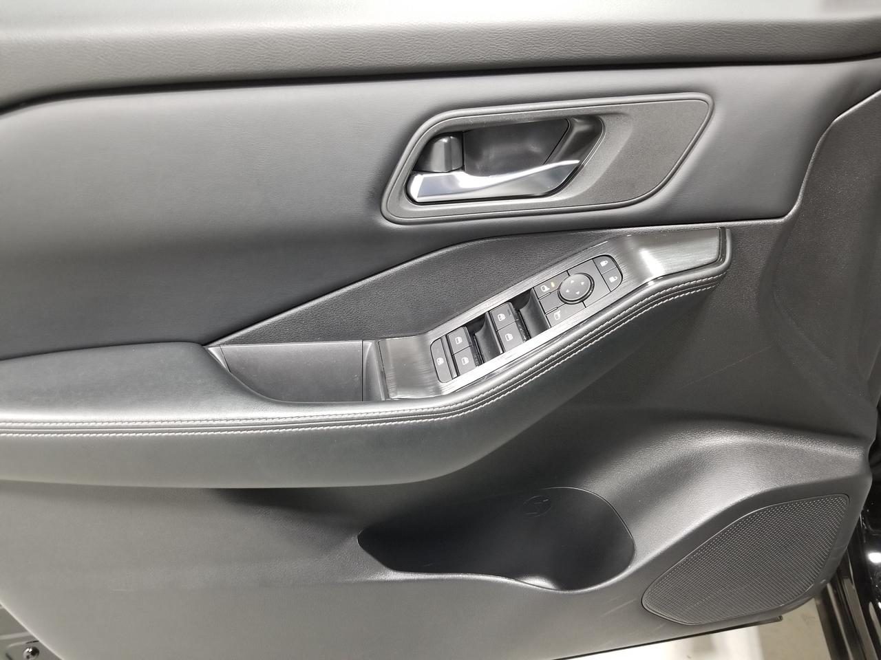 2025 Nissan Rogue SV Moonroof 4dr All-Wheel Drive Sport Utility Photo