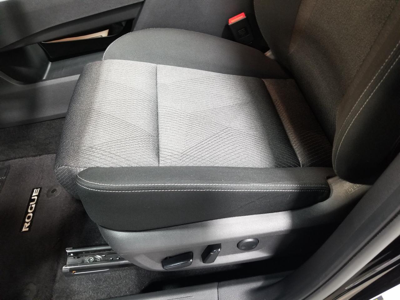 2025 Nissan Rogue SV Moonroof 4dr All-Wheel Drive Sport Utility Photo