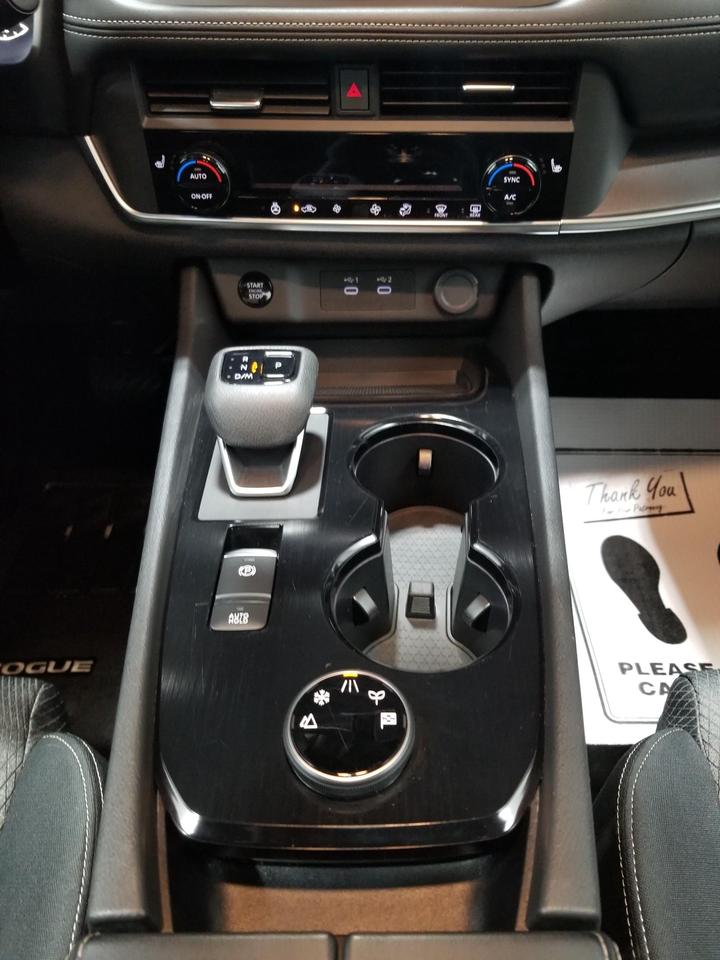 2025 Nissan Rogue SV Moonroof 4dr All-Wheel Drive Sport Utility Photo