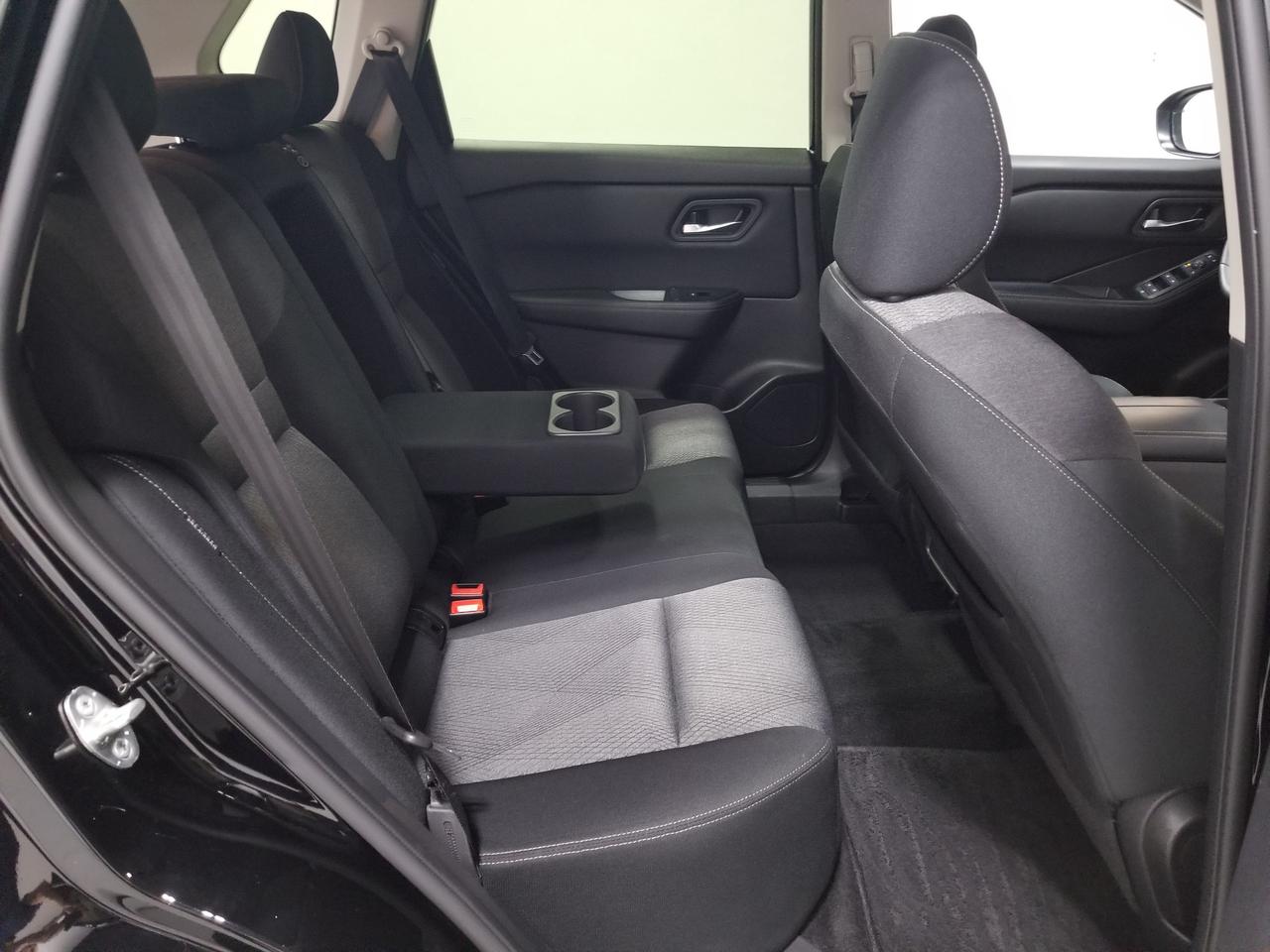 2025 Nissan Rogue SV Moonroof 4dr All-Wheel Drive Sport Utility Photo