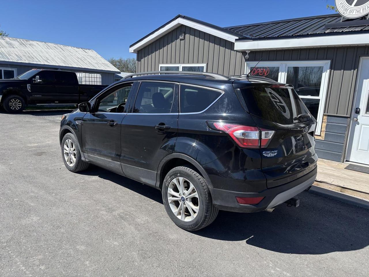 2018 Ford Escape SE 4dr 4x4 Photo2