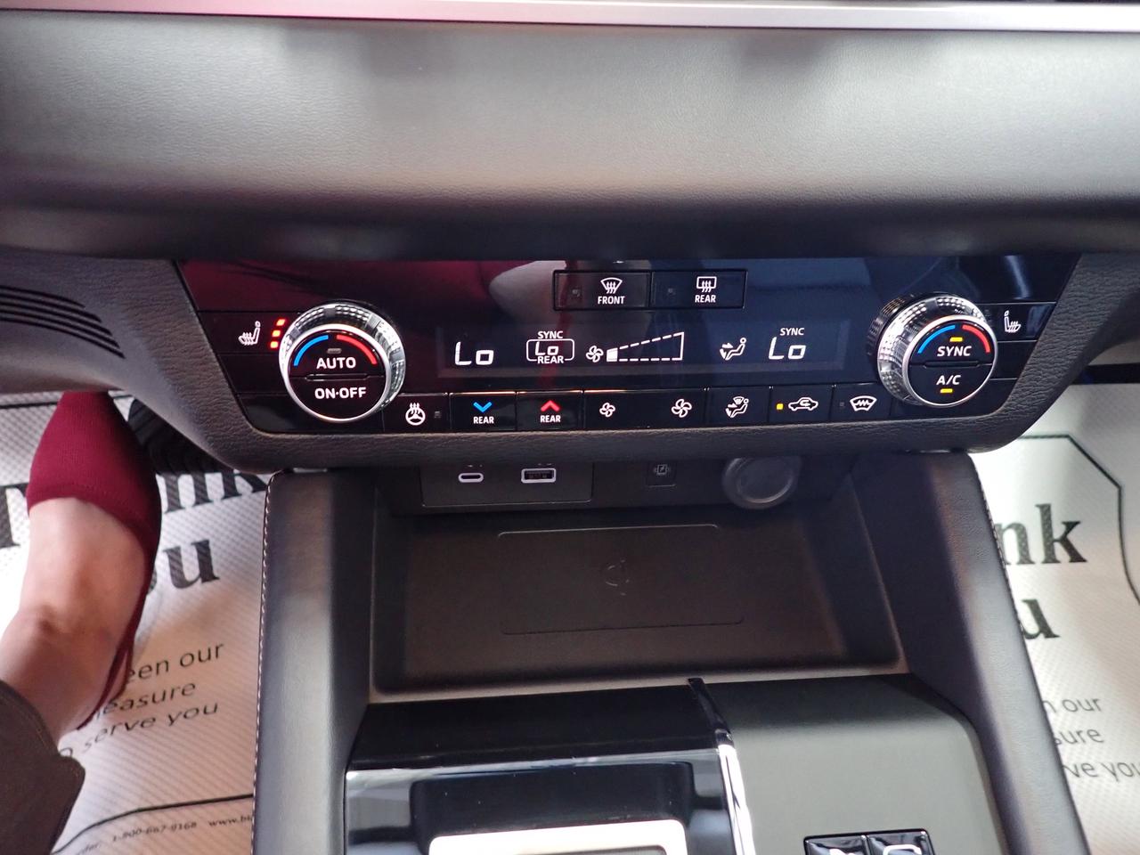 2025 Mitsubishi Outlander Plug-In Hybrid SE S-AWC PLUG IN HYBRID SUNROOF Photo