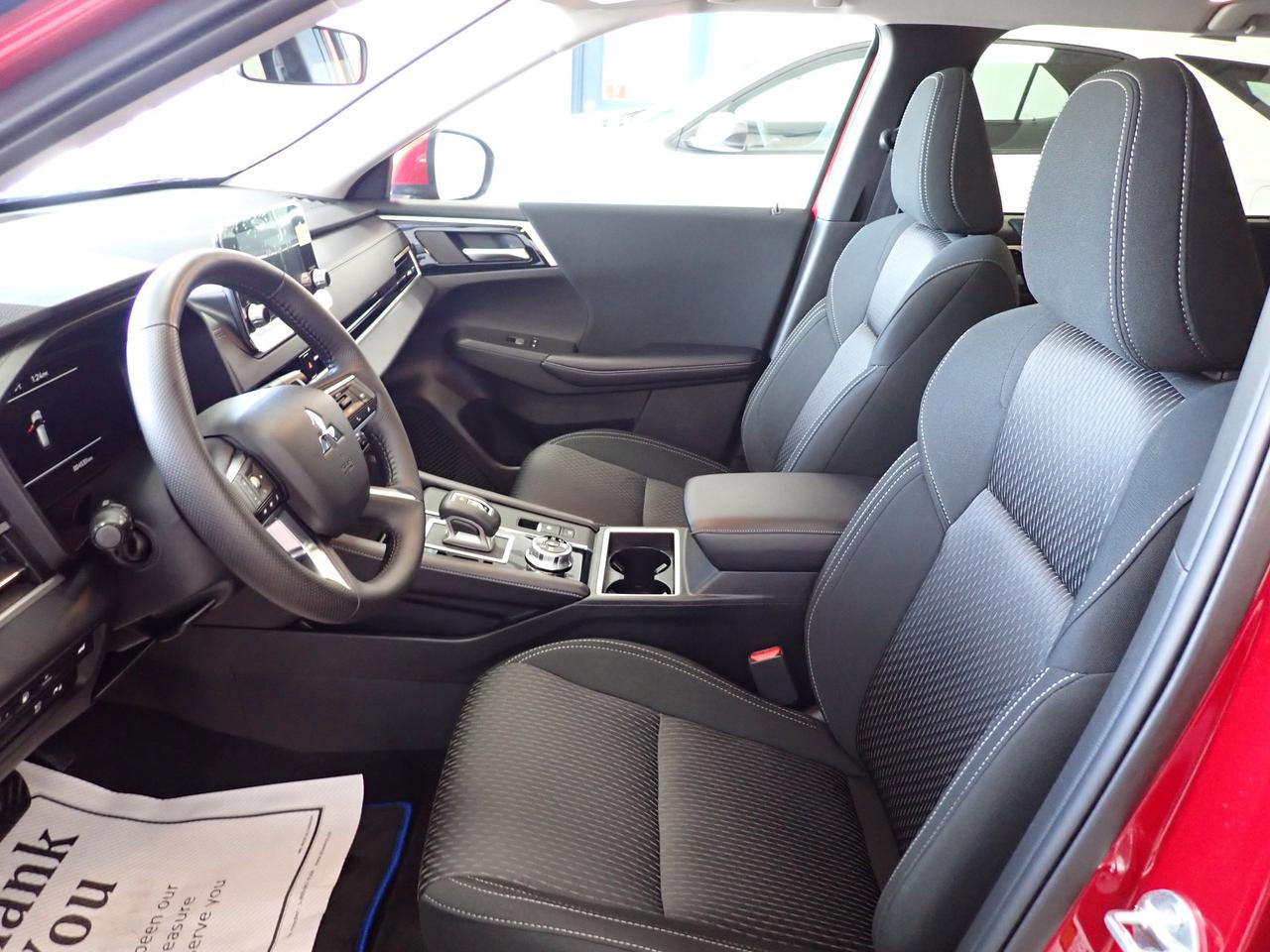 2025 Mitsubishi Outlander Plug-In Hybrid SE S-AWC PLUG IN HYBRID SUNROOF Photo