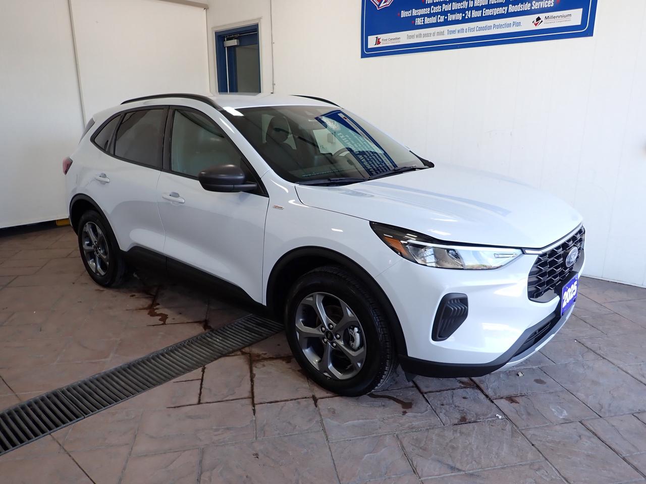 2025 Ford Escape ST-Line AWD Photo