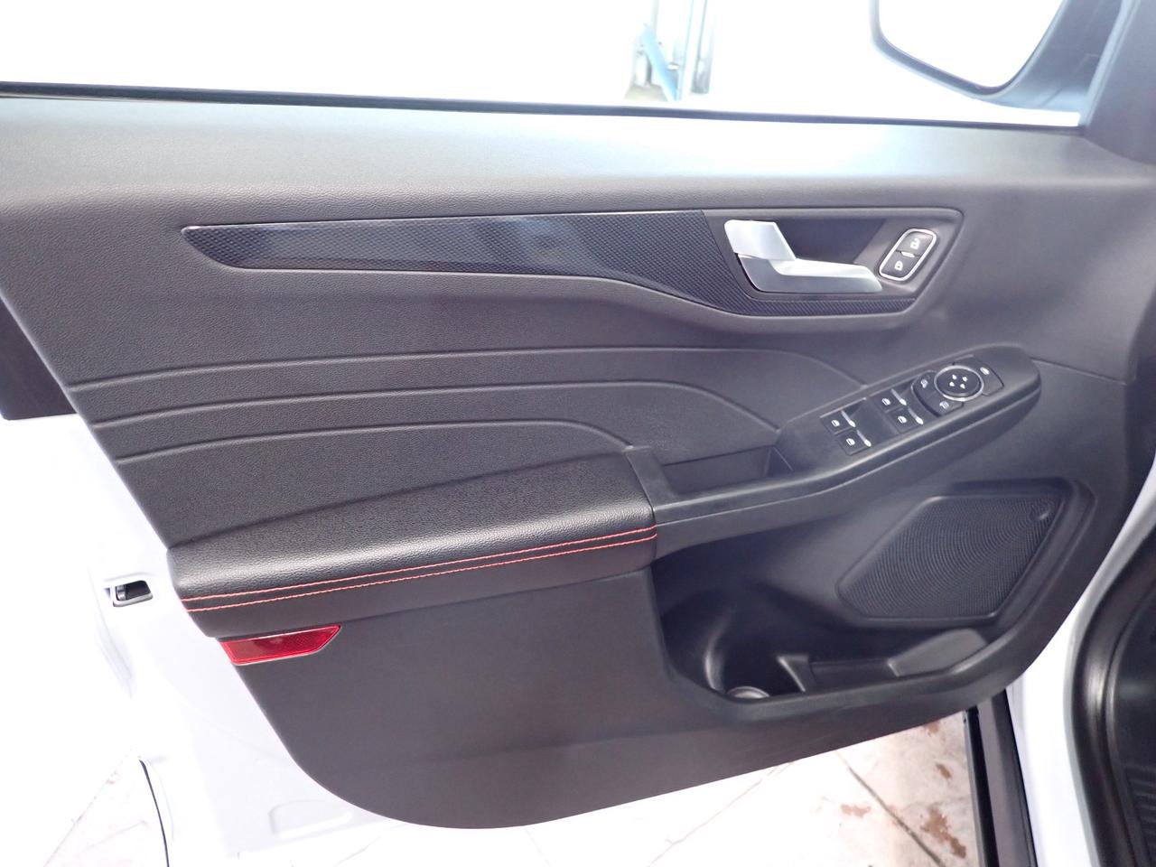 2025 Ford Escape ST-Line AWD Photo