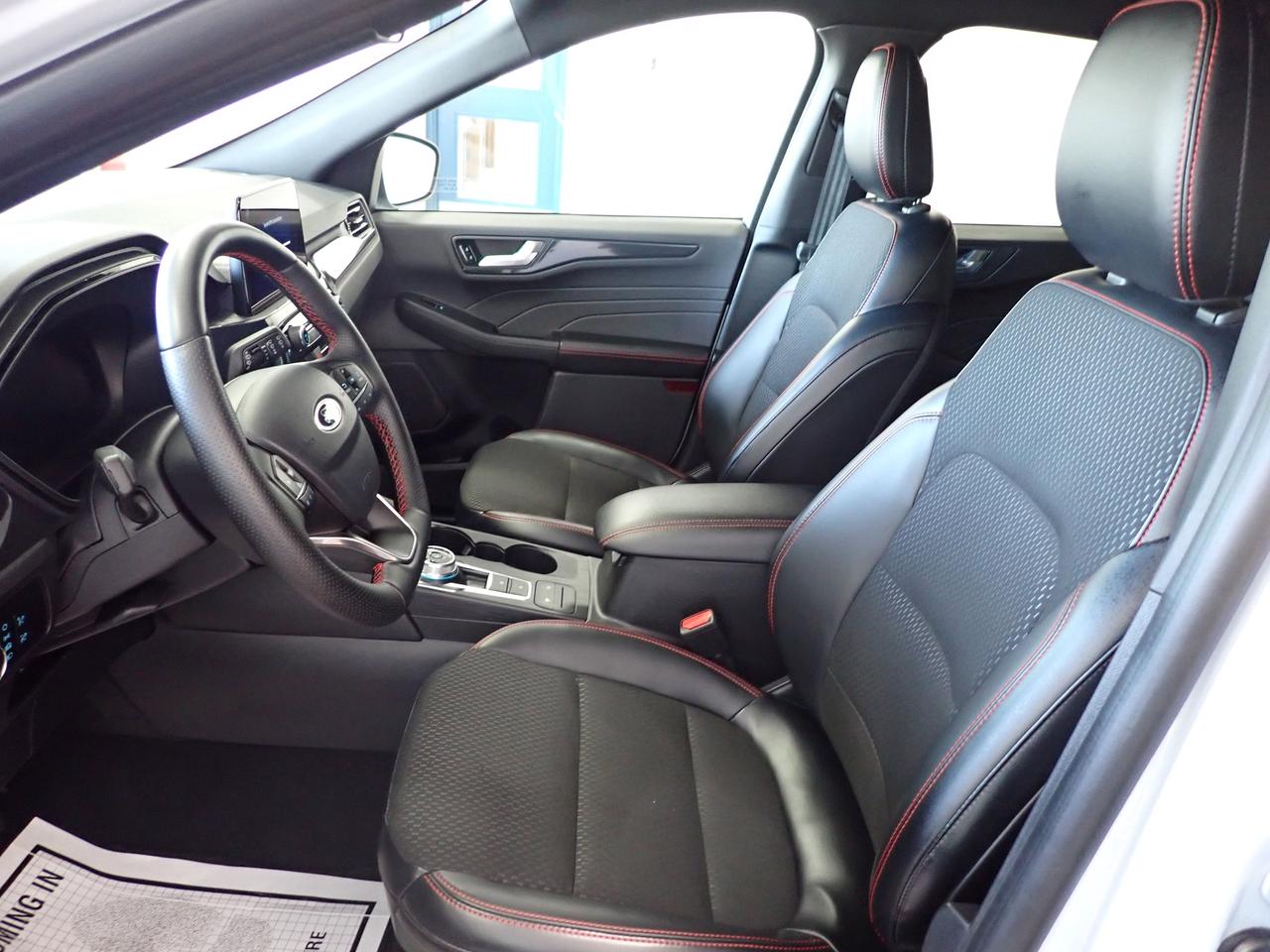 2025 Ford Escape ST-Line AWD Photo