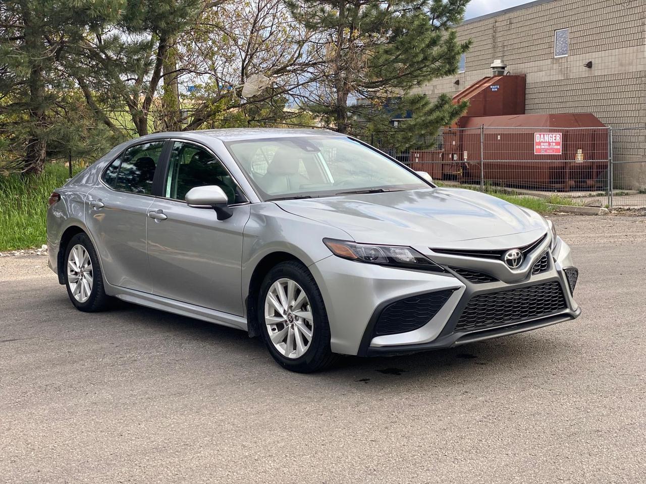 2024 Toyota Camry SE | LEATHER Photo