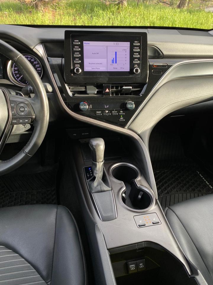 2024 Toyota Camry SE | LEATHER Photo