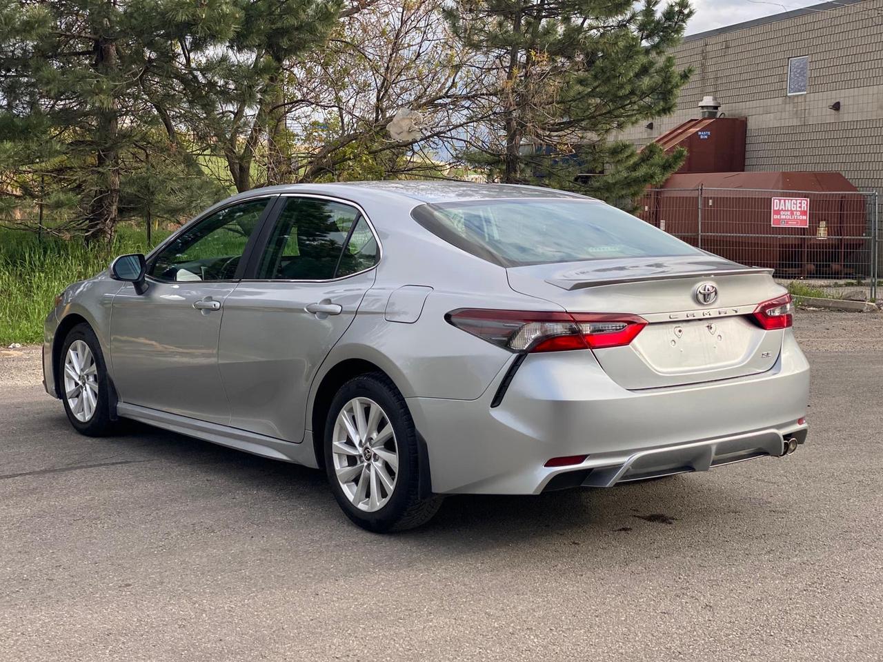 2024 Toyota Camry SE | LEATHER Photo