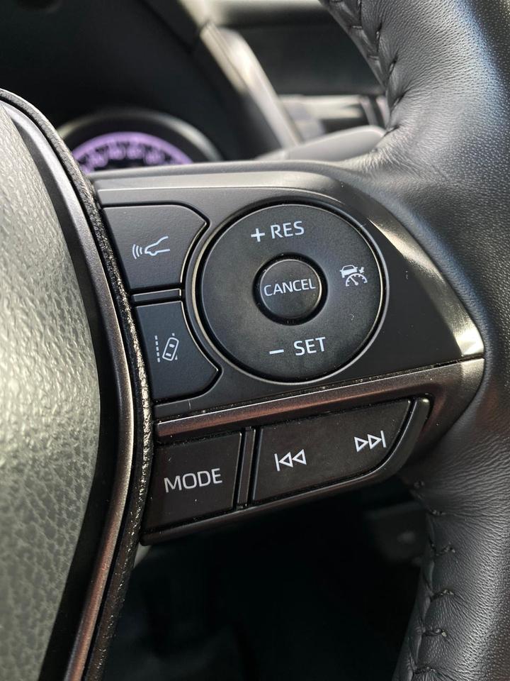 2024 Toyota Camry SE | LEATHER Photo