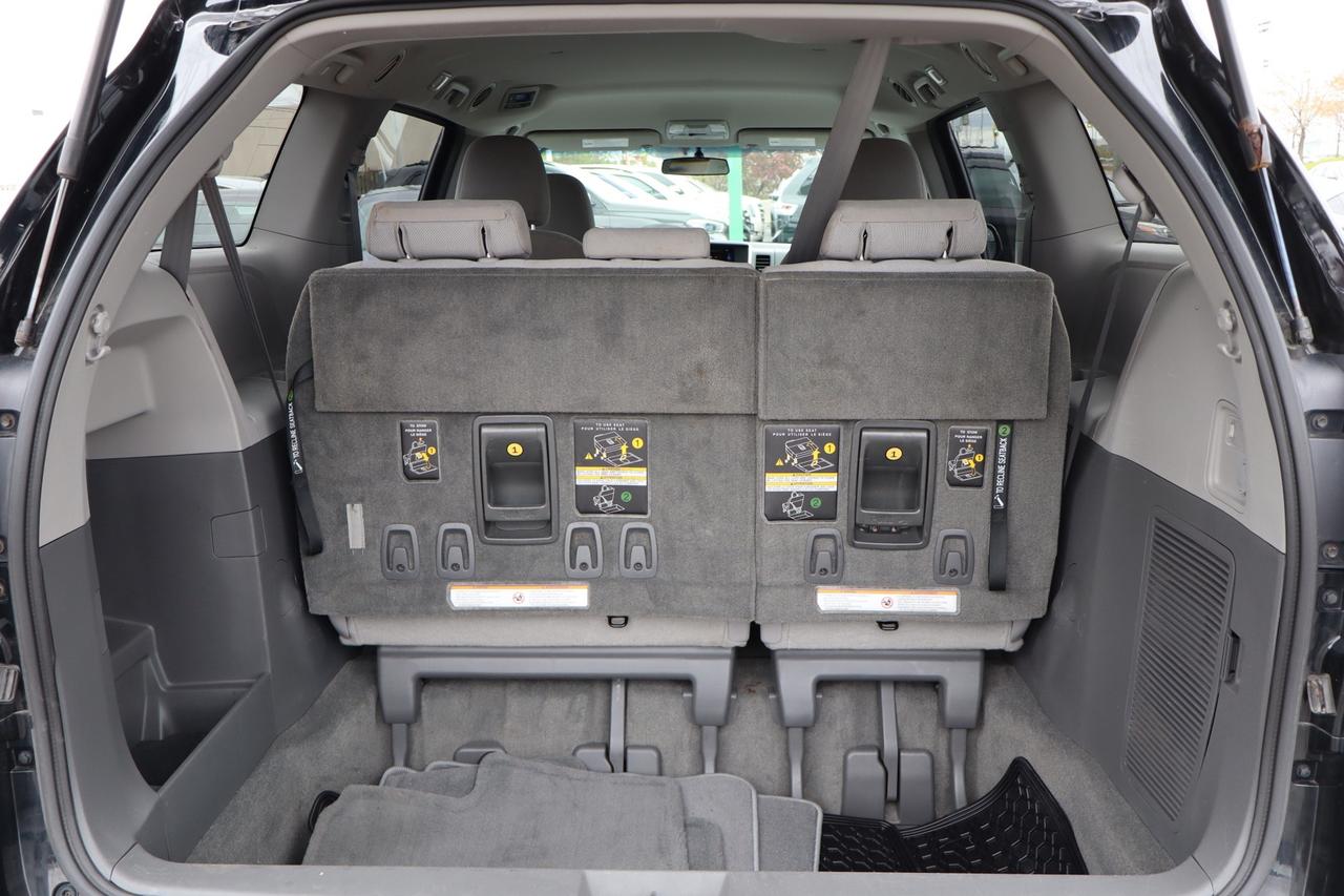 2015 Toyota Sienna 7-PASSENGER   CERTIFIED Photo