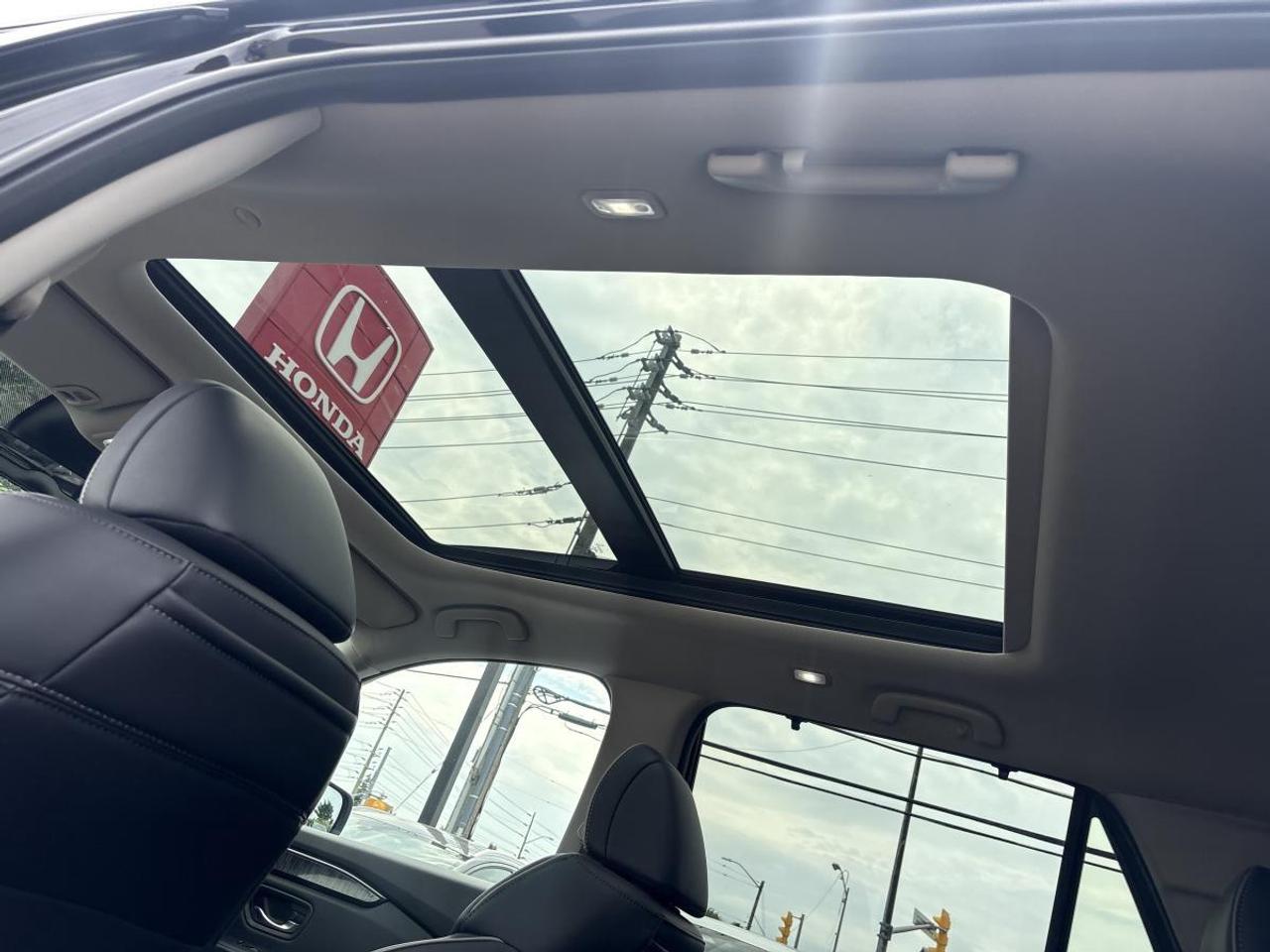 2023 Honda Pilot Touring Honda Certified With 7YR/160K Warranty Photo