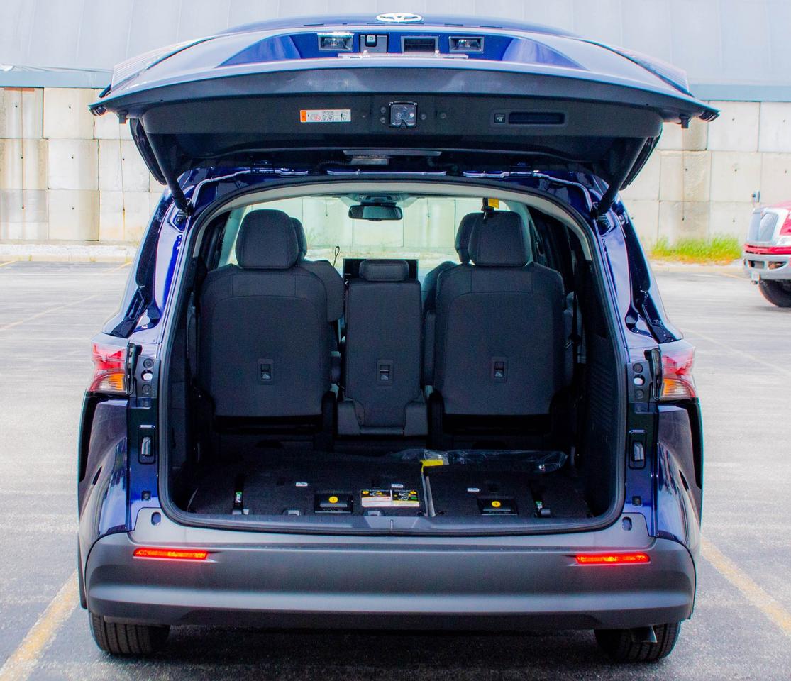 2026 Toyota Sienna XLE 8-Passenger 4dr Front-Wheel Drive Passenger Van Photo
