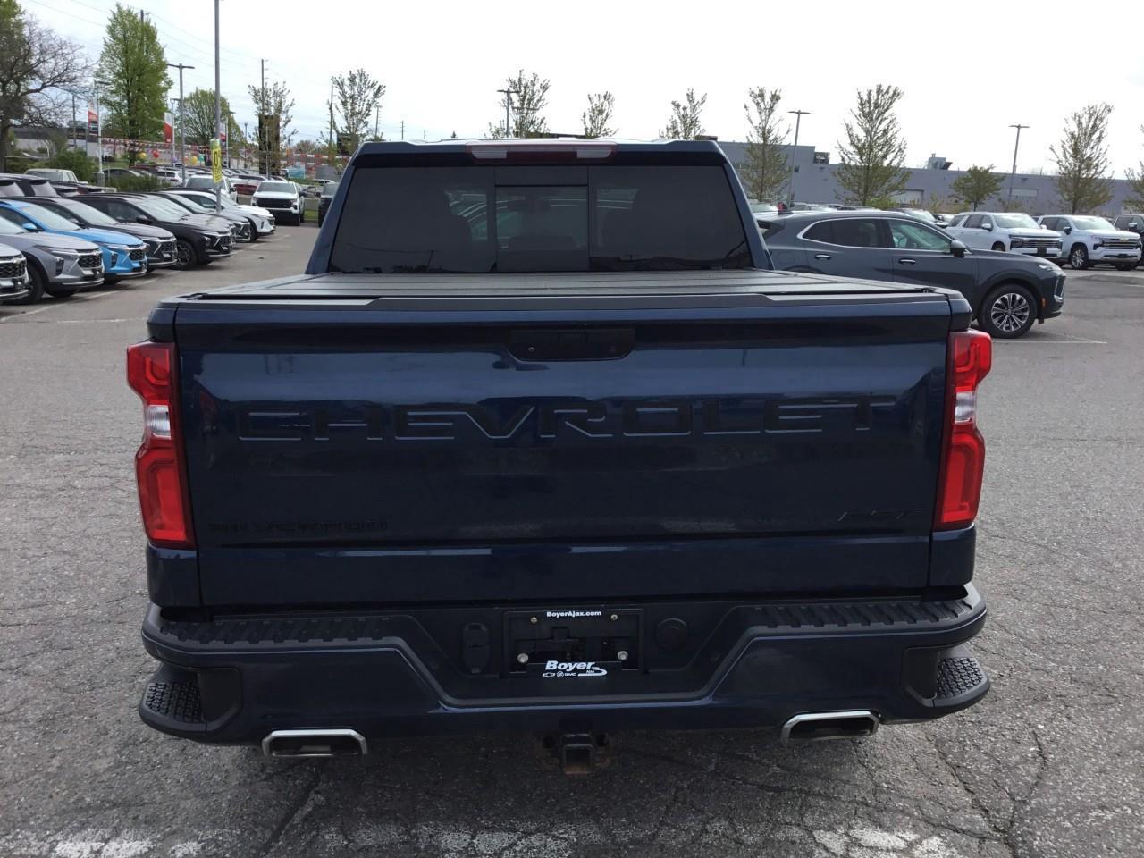 2022 Chevrolet Silverado 1500 LTD RST Photo3