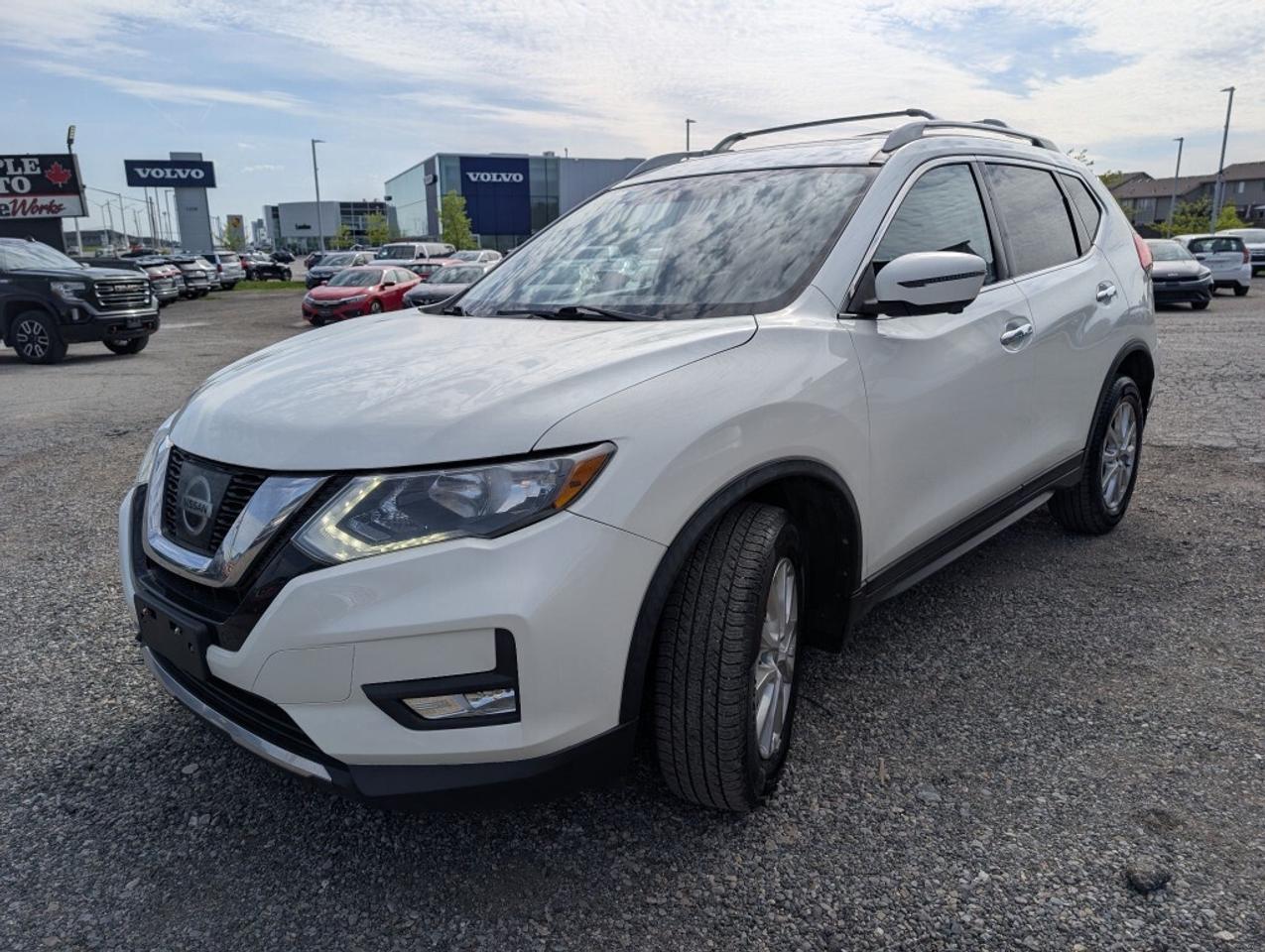 2017 Nissan Rogue SV AWD   NAV   PANO ROOF   CAMERA   RMT START Photo