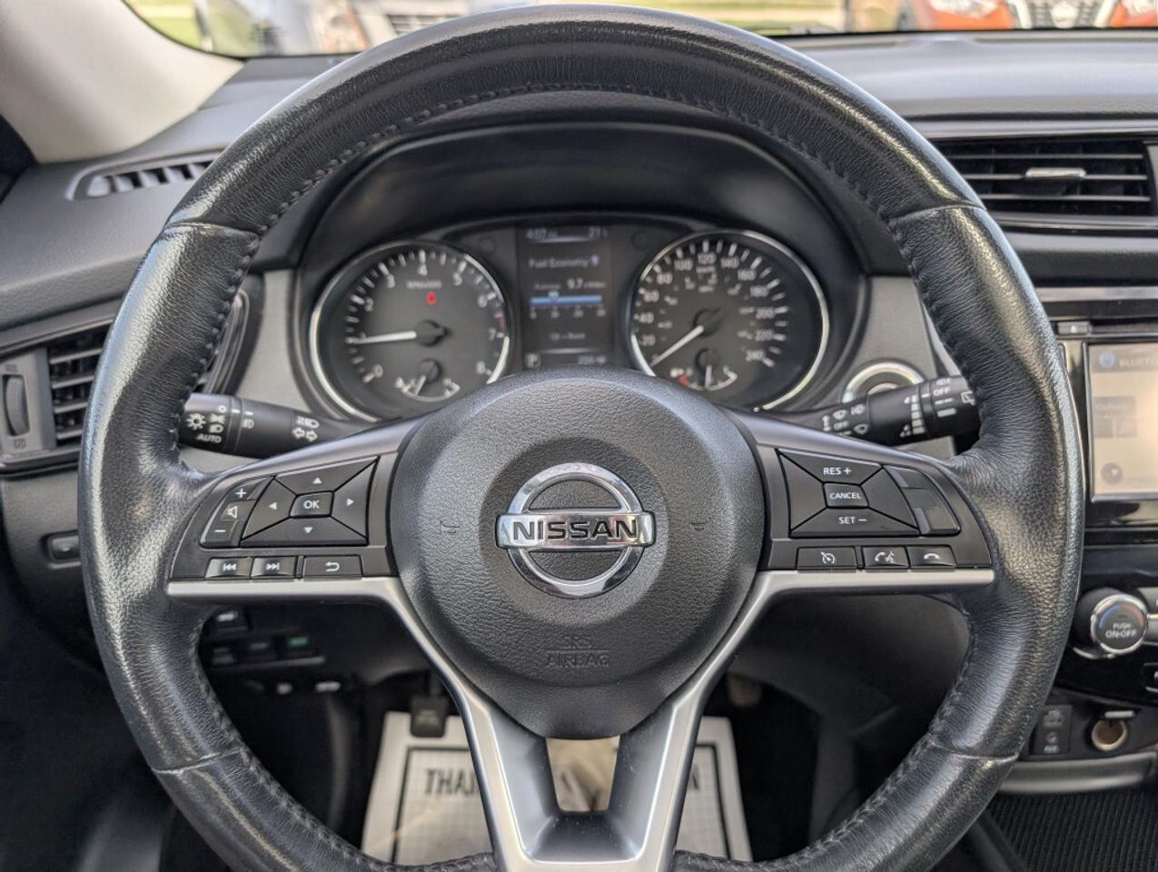 2017 Nissan Rogue SV AWD   NAV   PANO ROOF   CAMERA   RMT START Photo