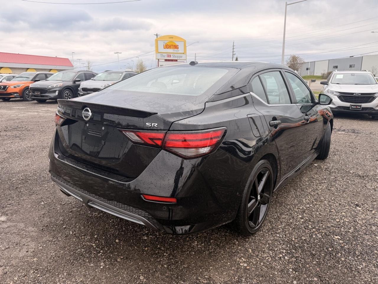 2022 Nissan Sentra SR  SUNROOF HTD SEATS & STEERING CAMERA BLINDSPOT Photo
