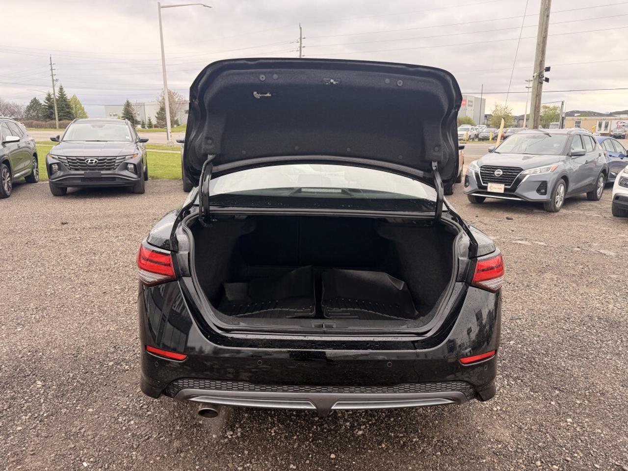 2022 Nissan Sentra SR  SUNROOF HTD SEATS & STEERING CAMERA BLINDSPOT Photo