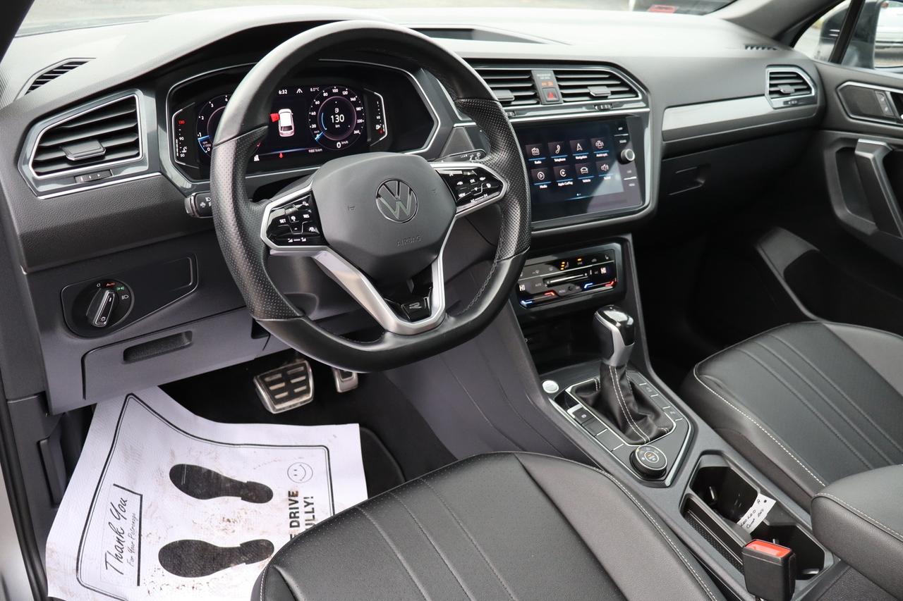 2023 Volkswagen Tiguan Comfortline R-Line Black 4MOTION   Well Maintained Photo