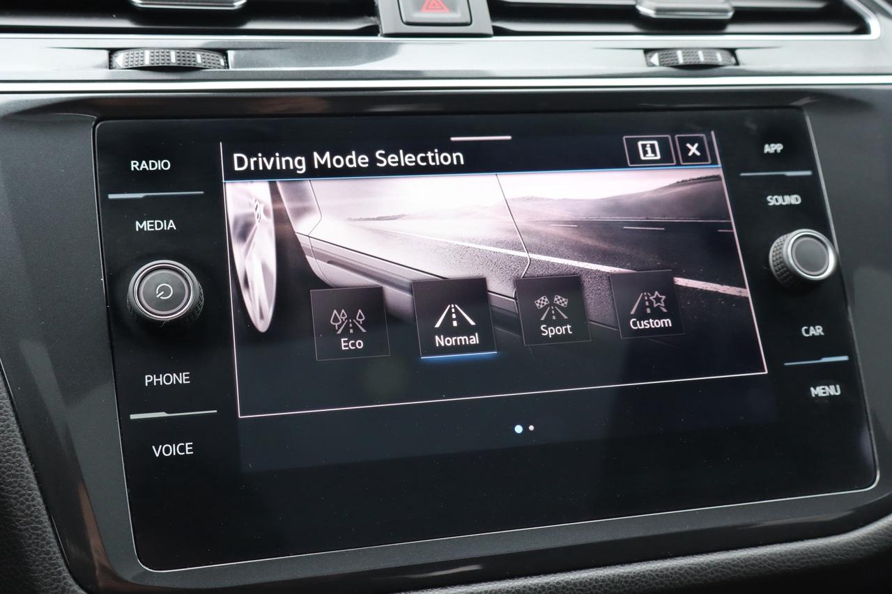 2023 Volkswagen Tiguan Comfortline R-Line Black 4MOTION   Well Maintained Photo