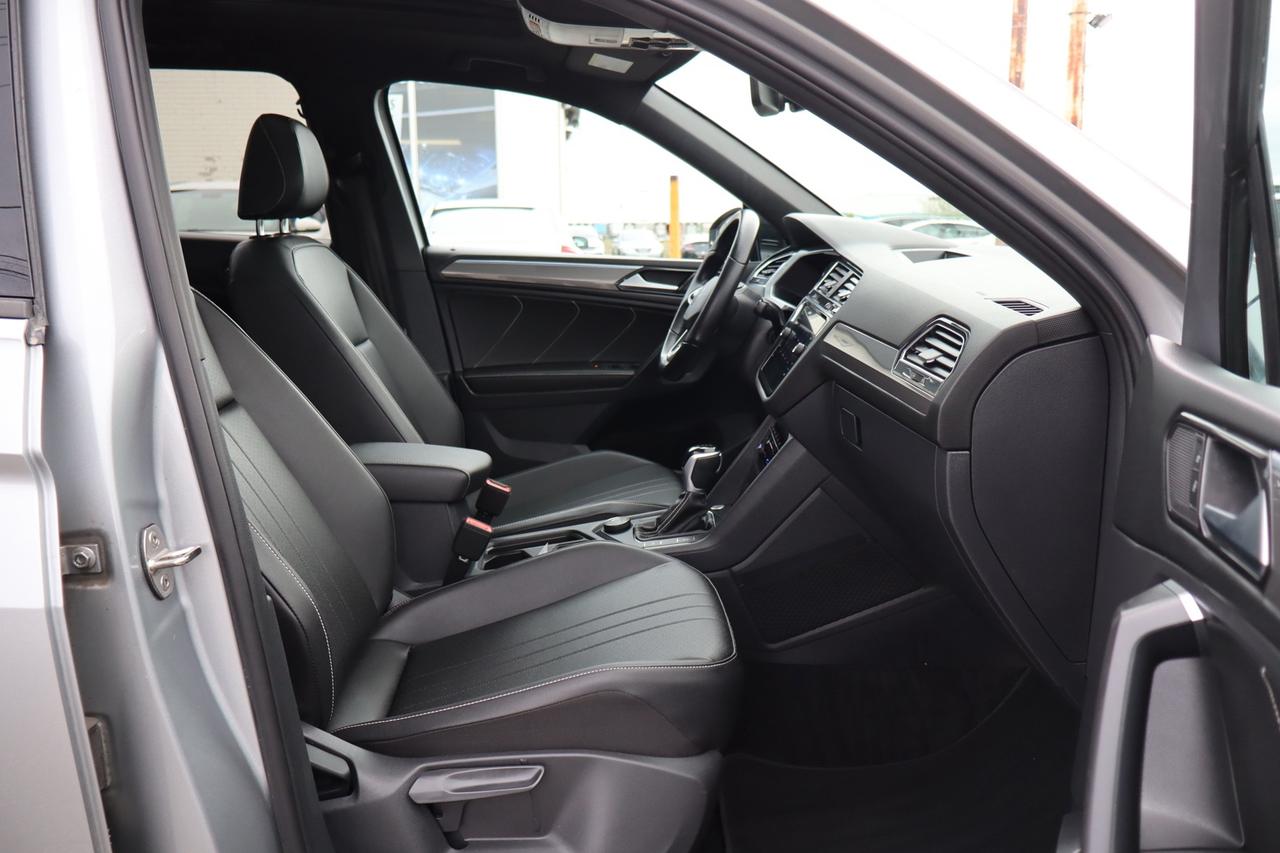 2023 Volkswagen Tiguan Comfortline R-Line Black 4MOTION   Well Maintained Photo