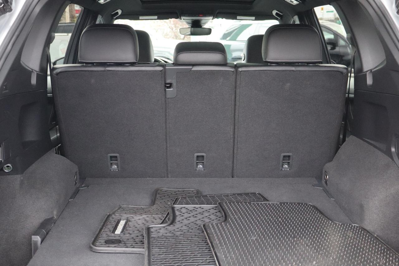 2023 Volkswagen Tiguan Comfortline R-Line Black 4MOTION   Well Maintained Photo