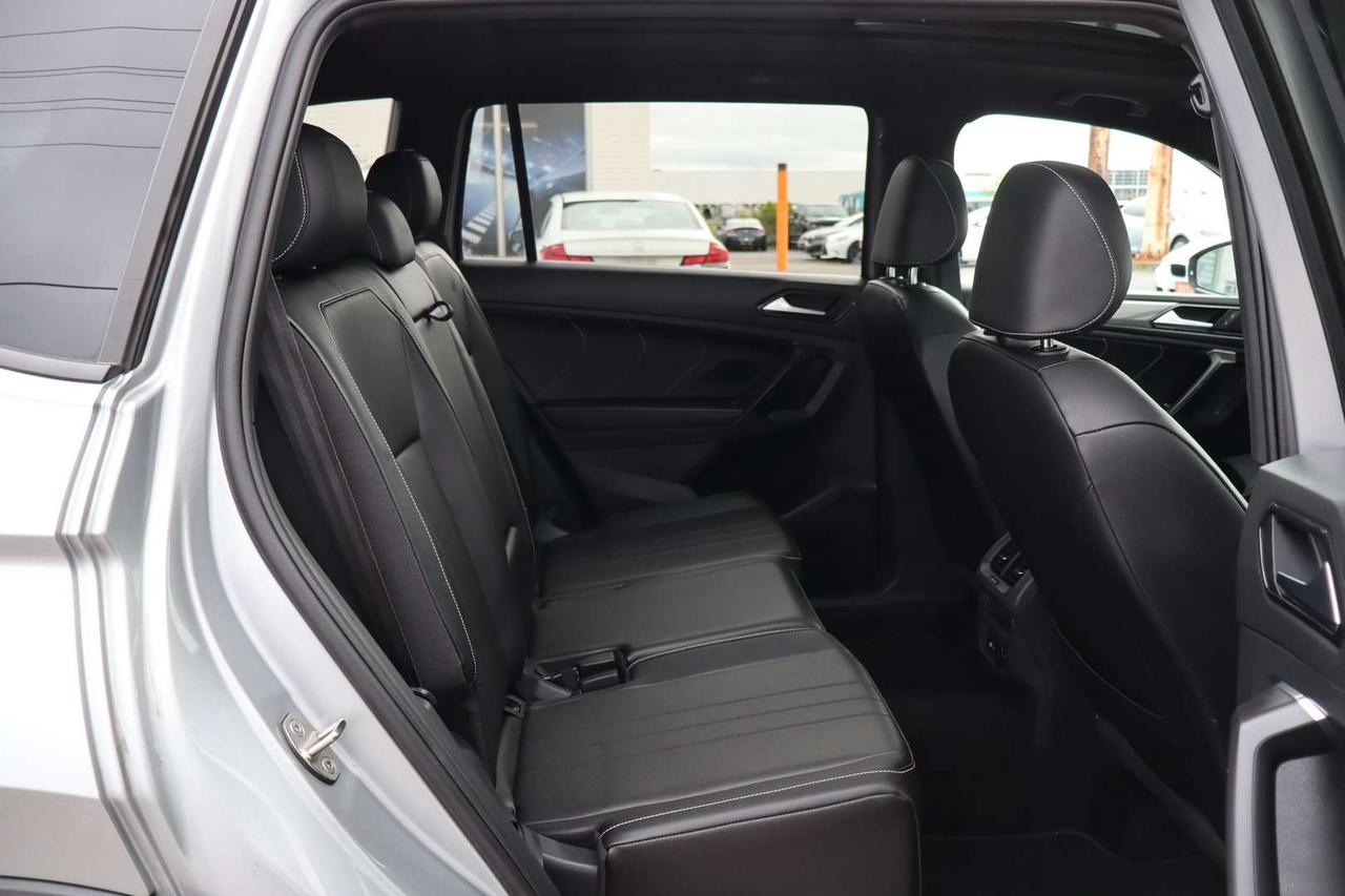 2023 Volkswagen Tiguan Comfortline R-Line Black 4MOTION   Well Maintained Photo