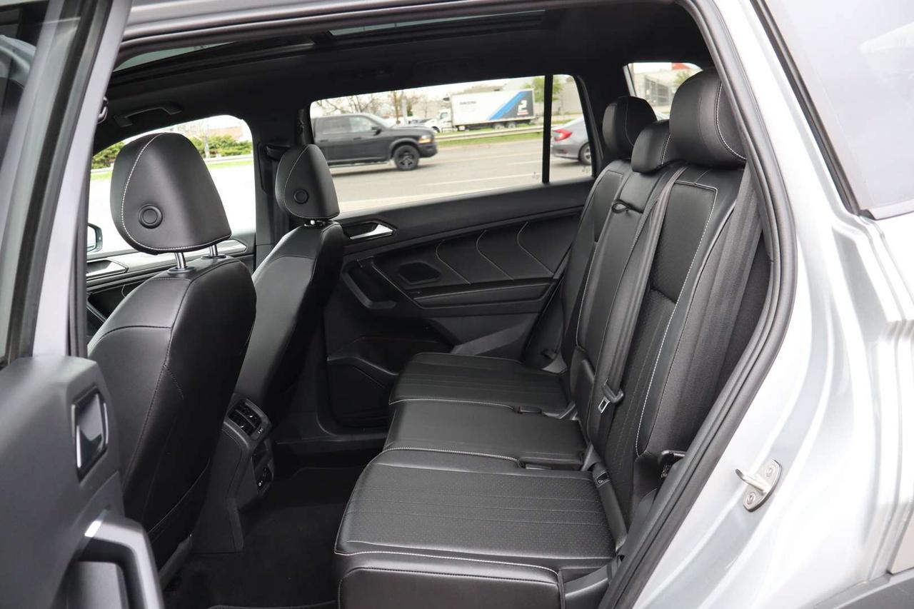 2023 Volkswagen Tiguan Comfortline R-Line Black 4MOTION   Well Maintained Photo