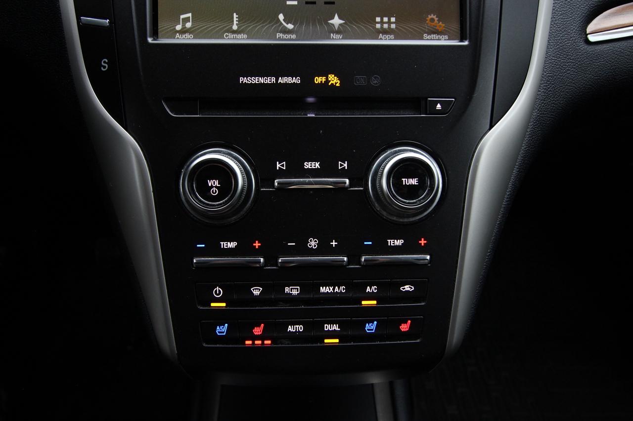 2018 Lincoln MKC Reserve- TOP TRIM NO ACCIDENTS CLEAN TITLE Photo