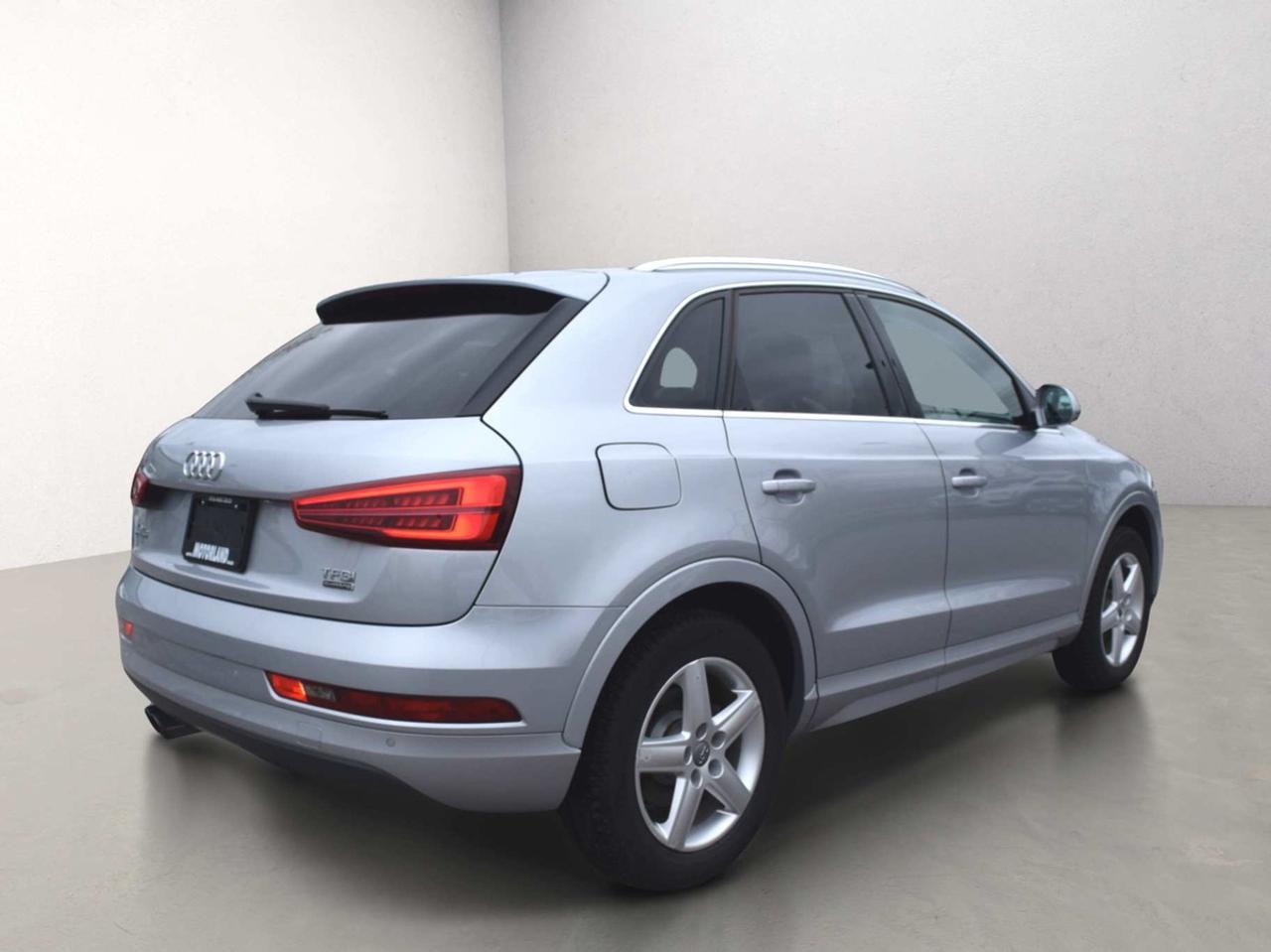 2016 Audi Q3 Progressiv AWD Navi Panoramic Sunroof Photo4