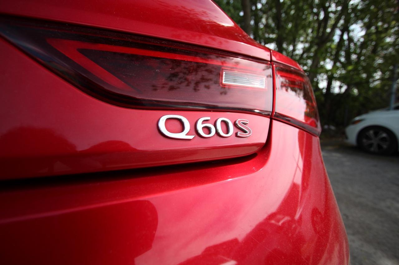 2017 Infiniti Q60 Red Sport 400 - 400 HORSEPOWER Photo