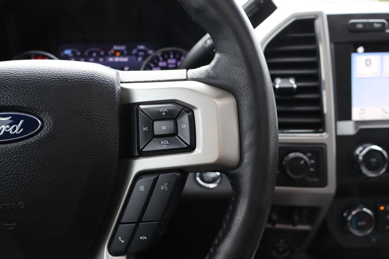 2020 Ford F-250 LARIAT Crew Cab 4WD Diesel Powerstroke Photo
