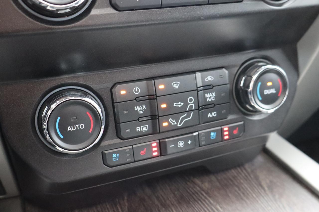 2020 Ford F-250 LARIAT Crew Cab 4WD Diesel Powerstroke Photo