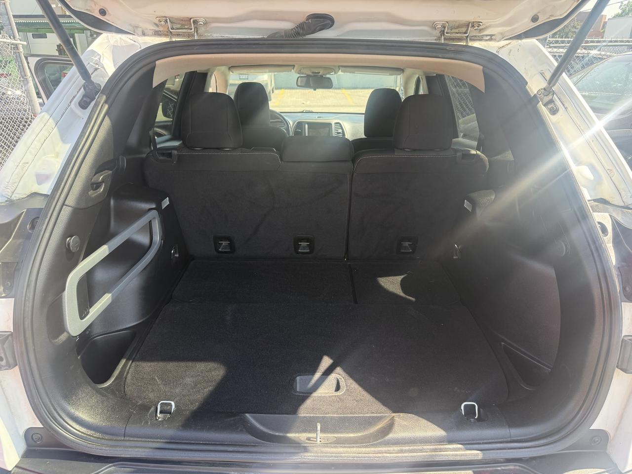2015 Jeep Cherokee *** 3 YEAR WARRANTY INCLUDED *** Photo