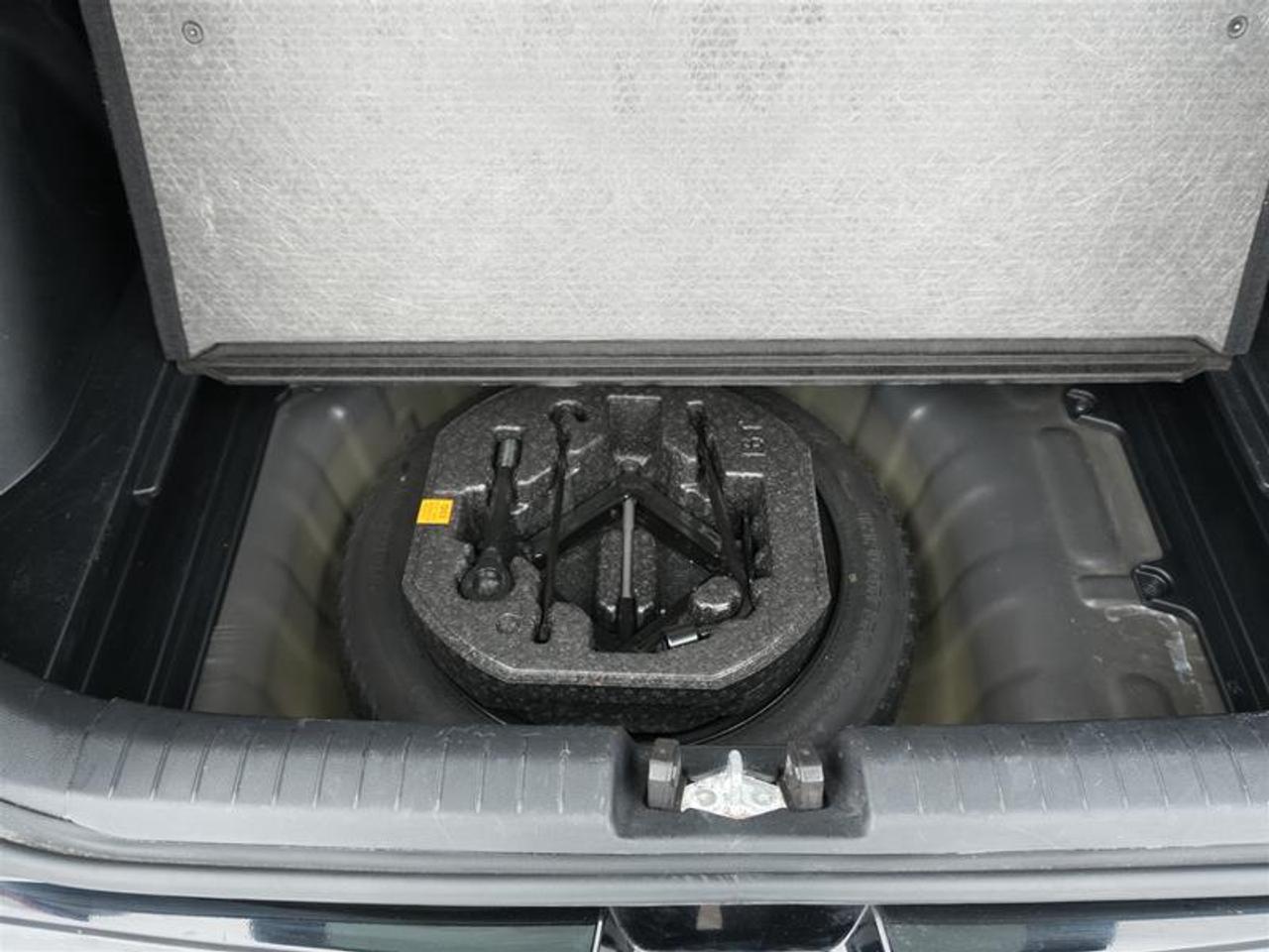 2021 Hyundai Venue Ultimate IVT w-Black Interior Photo