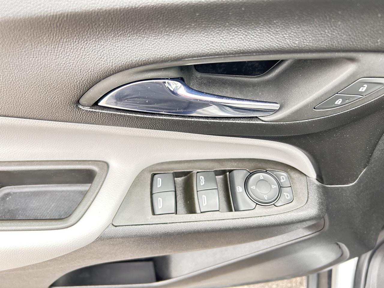2023 Chevrolet Equinox AWD 4dr LS w-1LS Photo