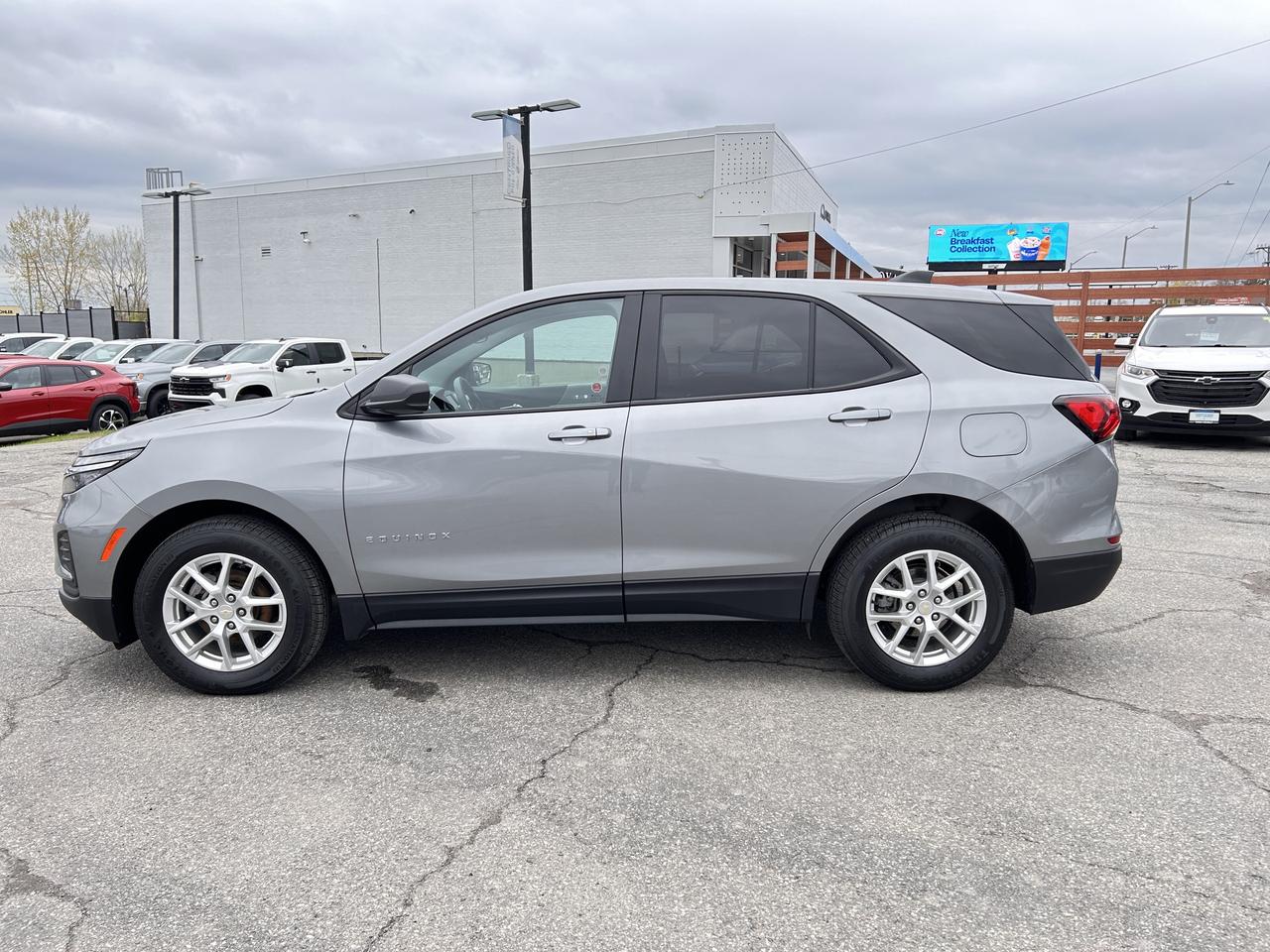 2023 Chevrolet Equinox AWD 4dr LS w-1LS Photo
