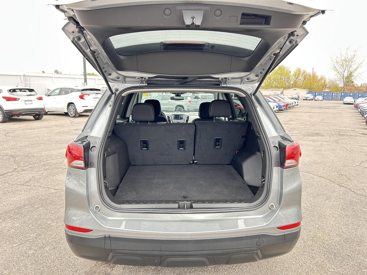 2023 Chevrolet Equinox AWD 4dr LS w-1LS Photo