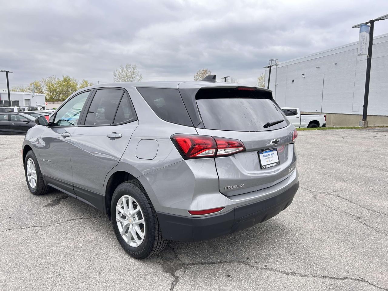 2023 Chevrolet Equinox LS AWD Photo2