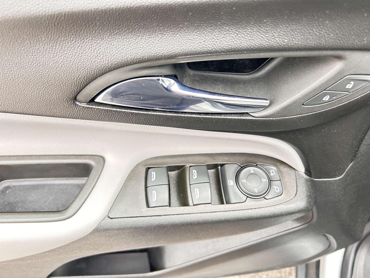 2023 Chevrolet Equinox LS AWD Photo