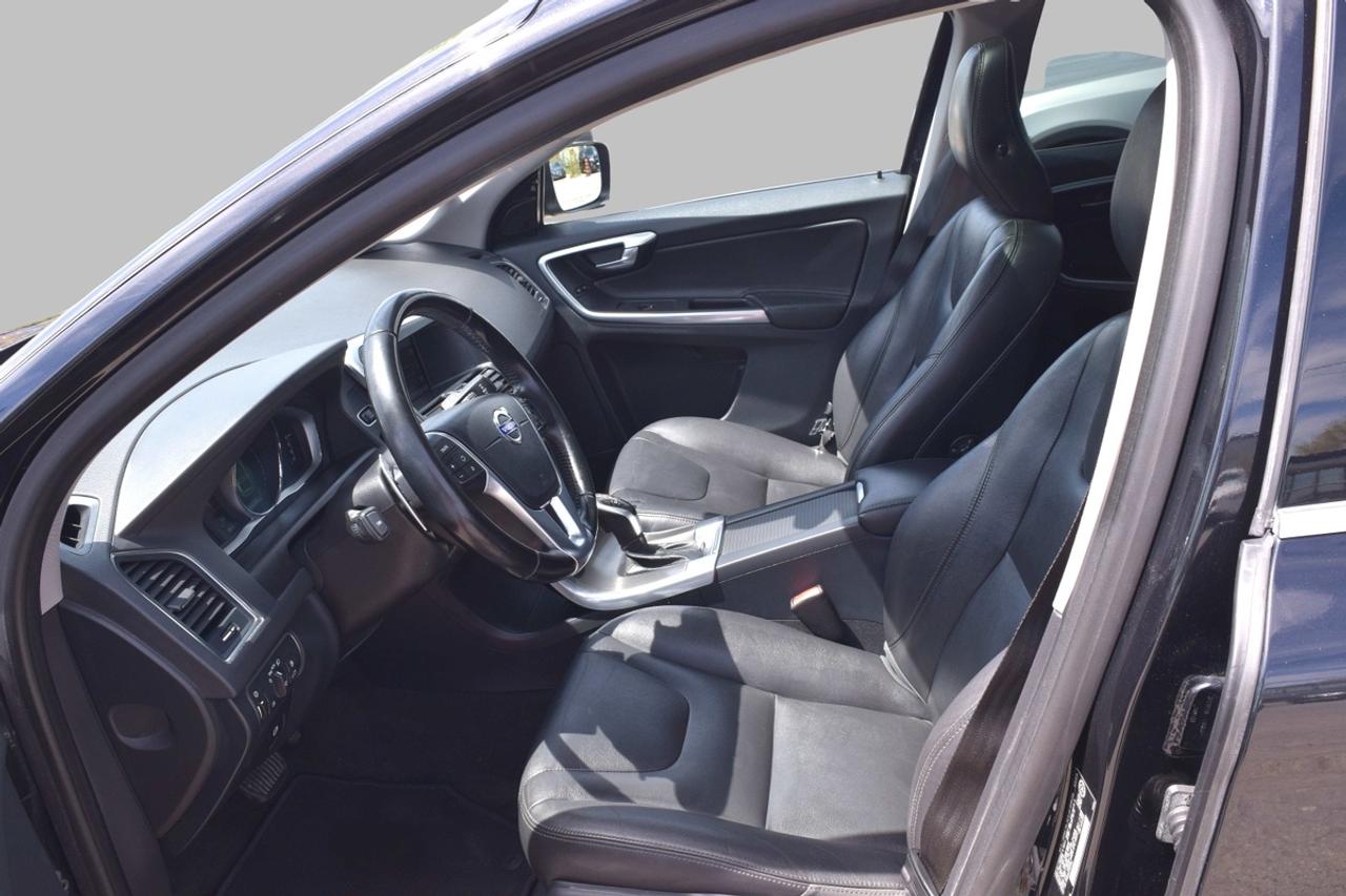 2015 Volvo XC60 T6 Premier Plus AWD Photo