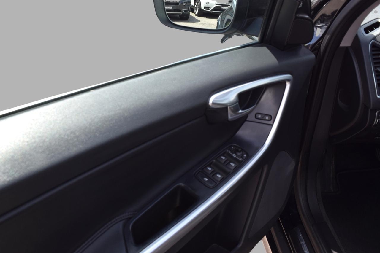 2015 Volvo XC60 T6 Premier Plus AWD Photo