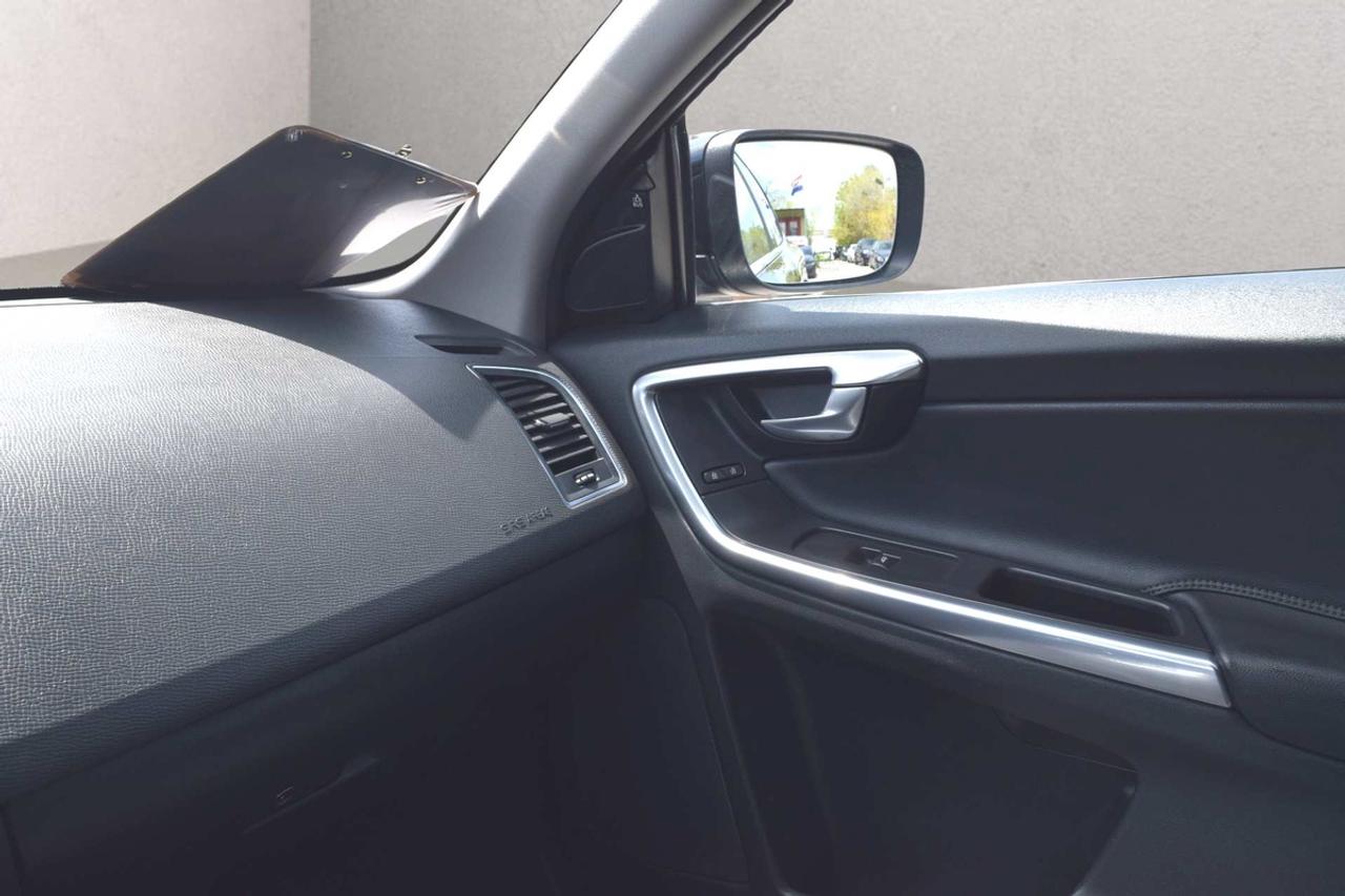 2015 Volvo XC60 T6 Premier Plus AWD Photo