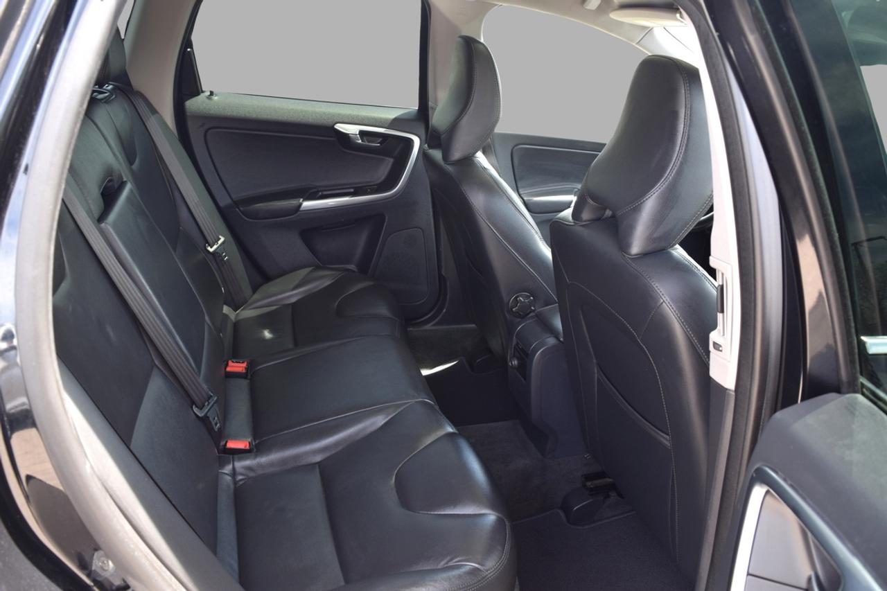2015 Volvo XC60 T6 Premier Plus AWD Photo