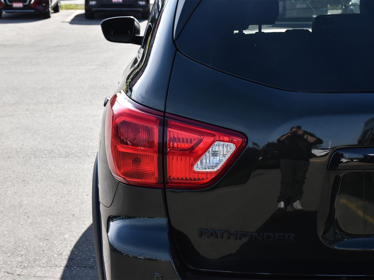 2020 Nissan Pathfinder SV Tech  - Navigation -  Heated Seats Photo