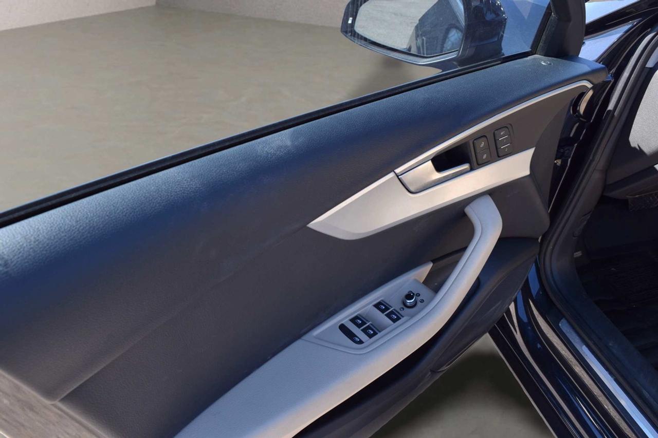 2018 Audi A4 Komfort Plus AWD Sunroof Photo
