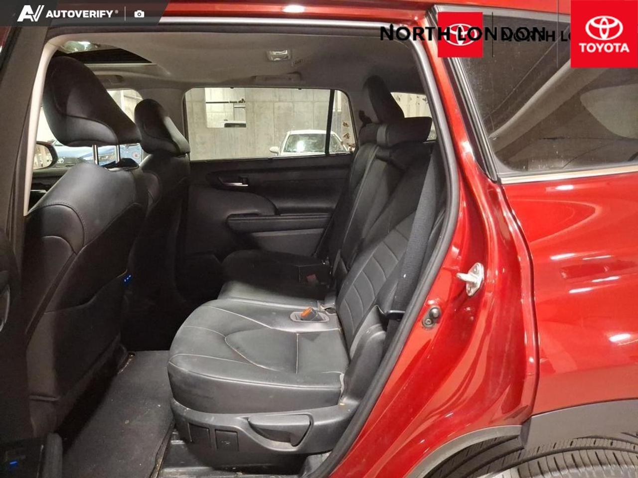 2021 Toyota Highlander XLE 4dr All-wheel Drive Photo