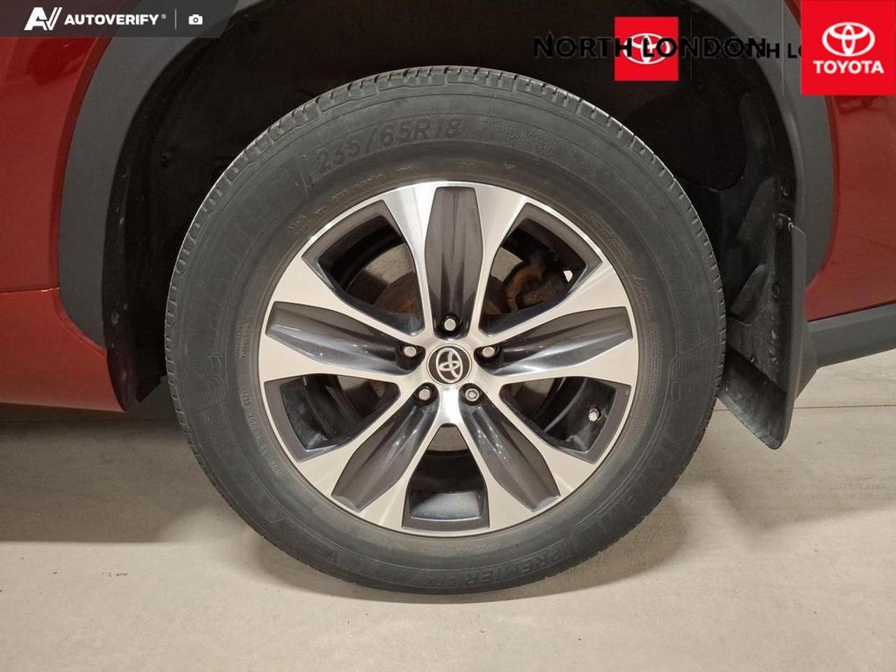 2021 Toyota Highlander XLE 4dr All-wheel Drive Photo